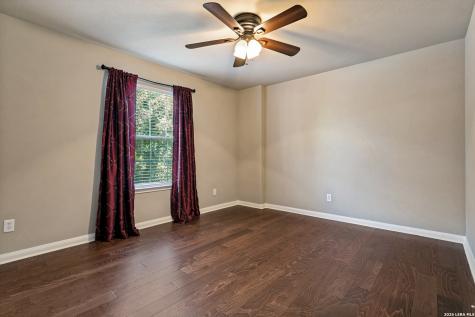 1305 James Cook Windcrest TX 78239