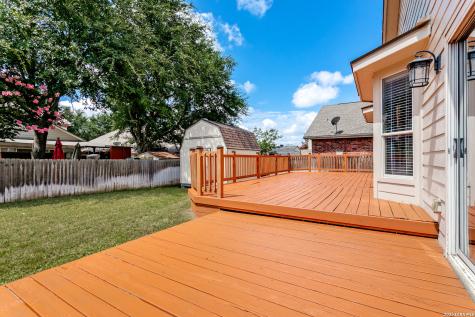 1305 James Cook Windcrest TX 78239