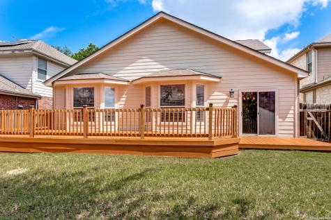 1305 James Cook Windcrest TX 78239
