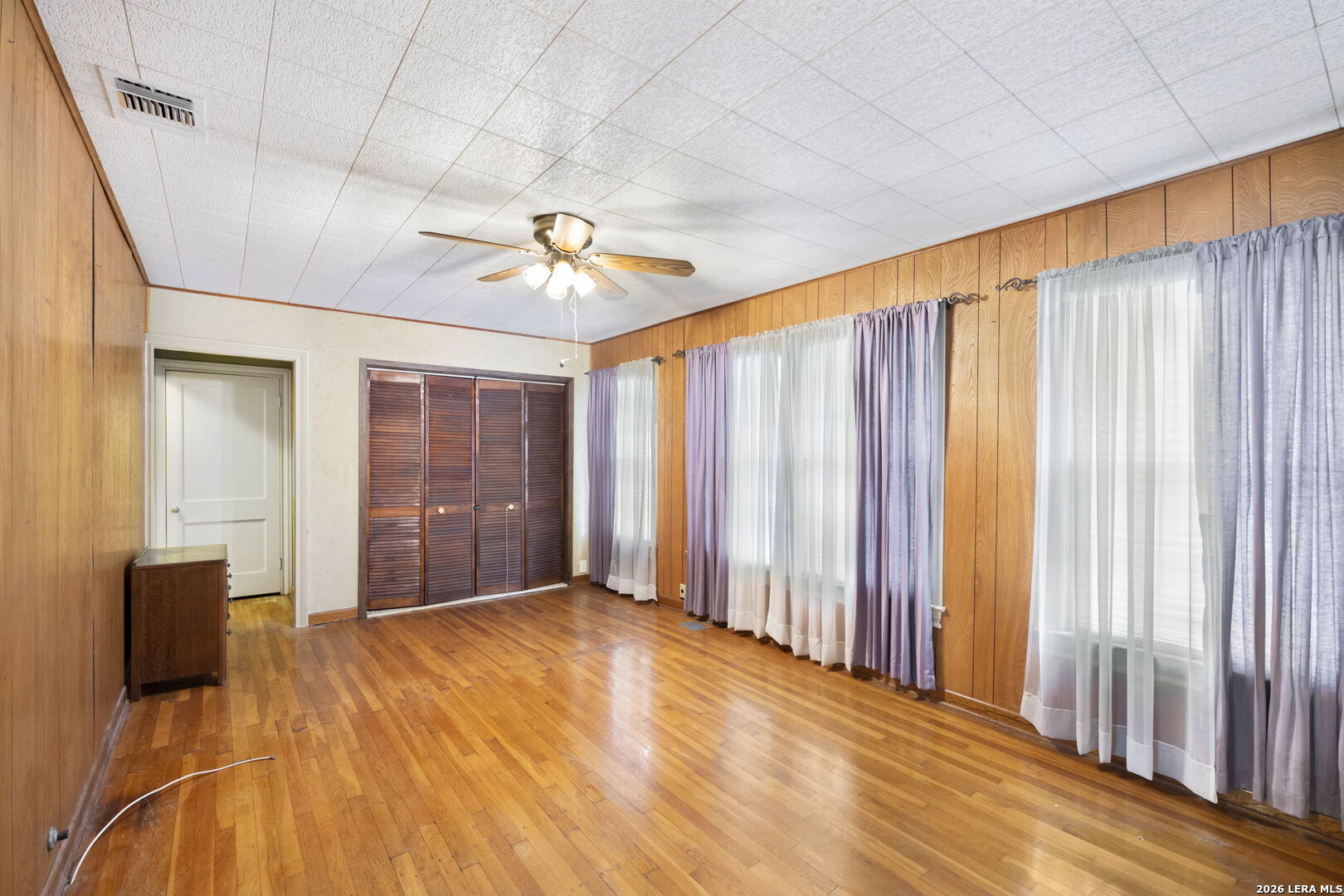 1927 W Woodlawn Avenue San Antonio TX 78201