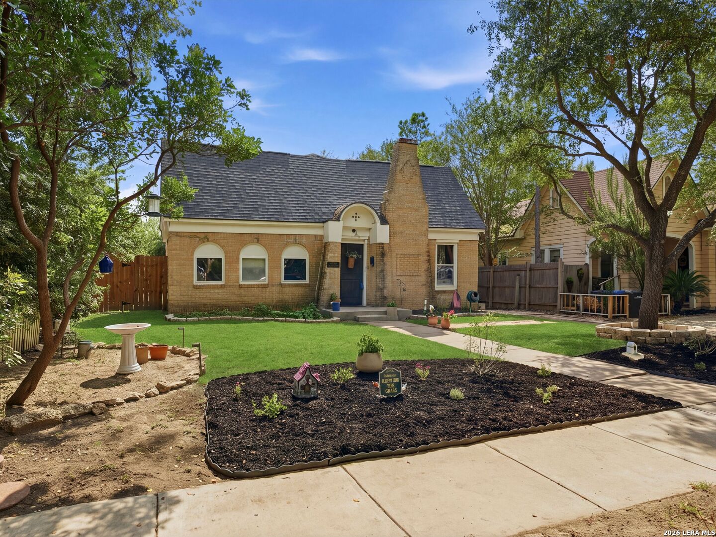 2024 W Summit Avenue San Antonio TX 78201