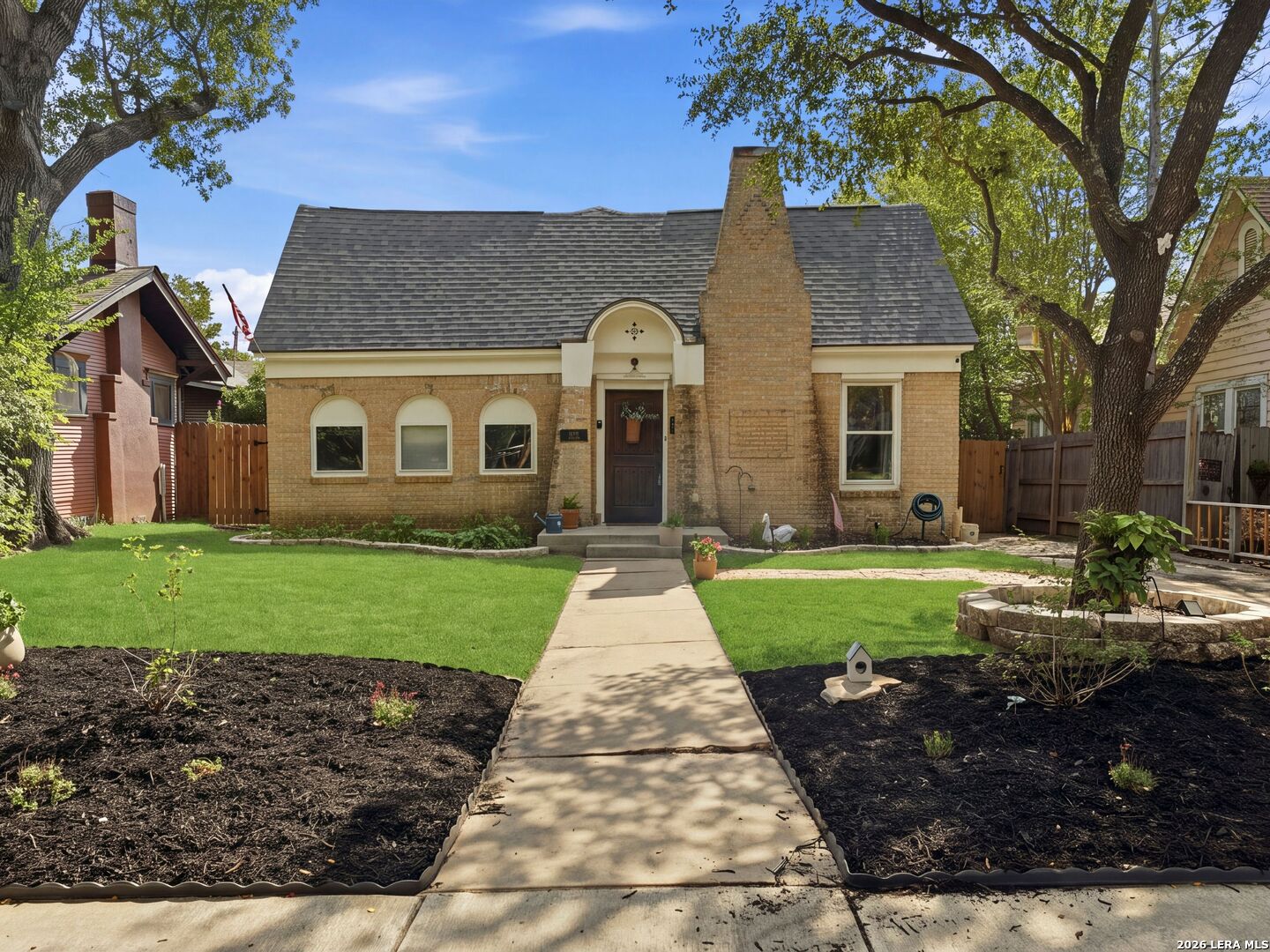 2024 W Summit Avenue San Antonio TX 78201