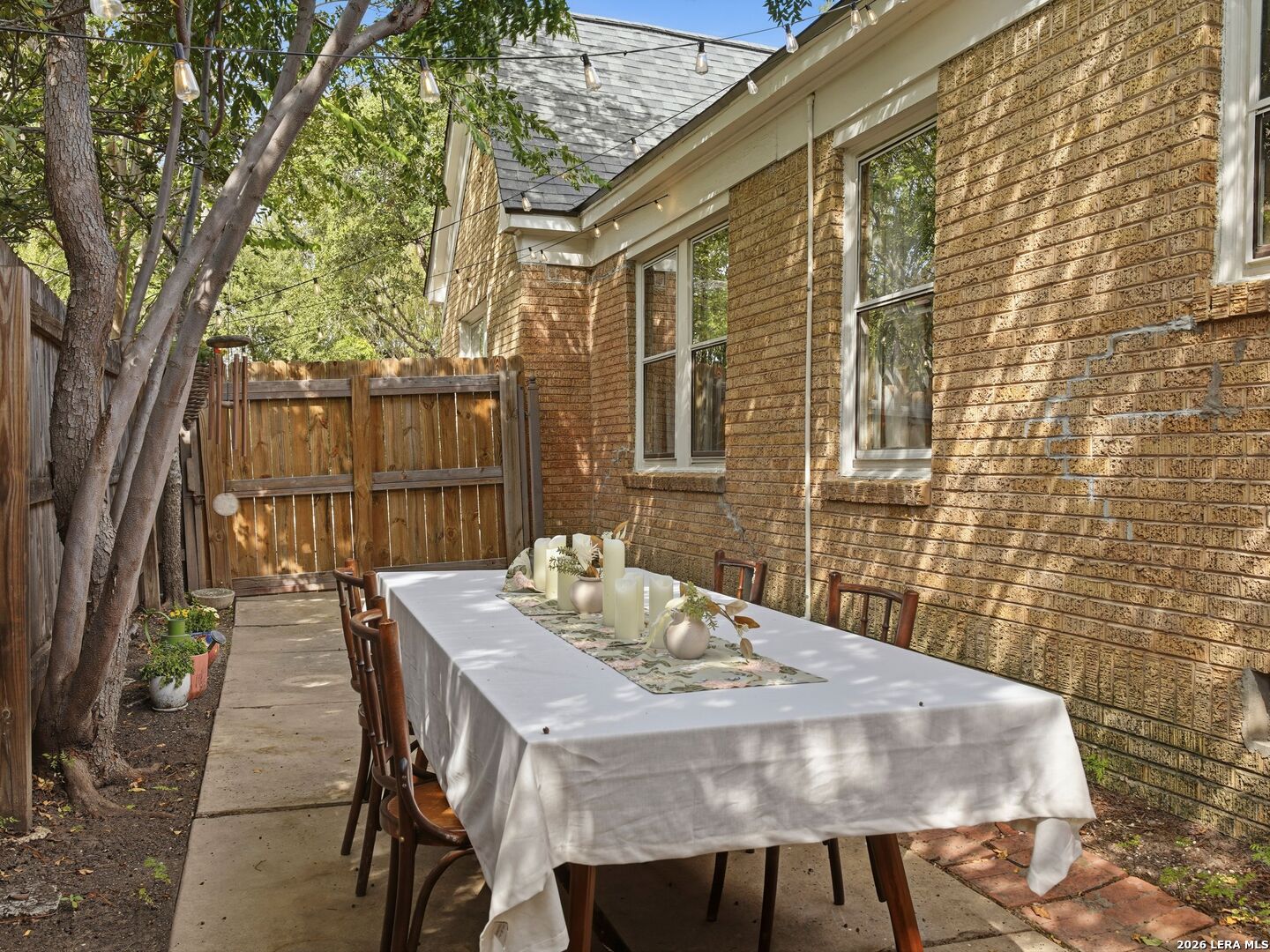 2024 W Summit Avenue San Antonio TX 78201