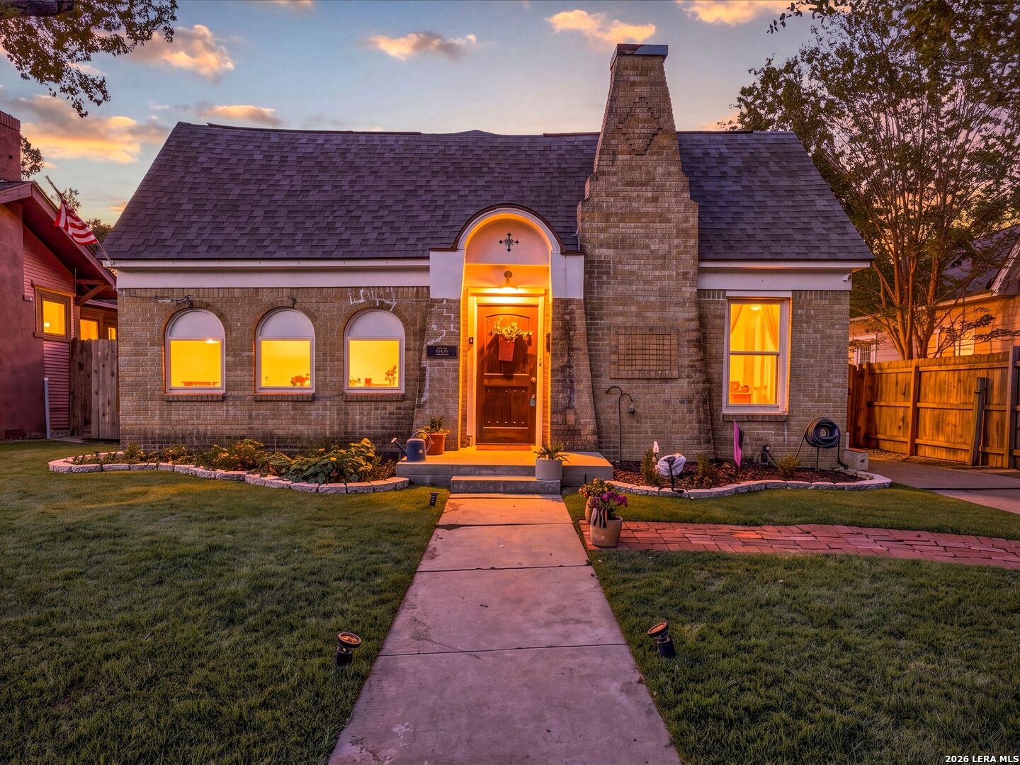 2024 W Summit Avenue San Antonio TX 78201