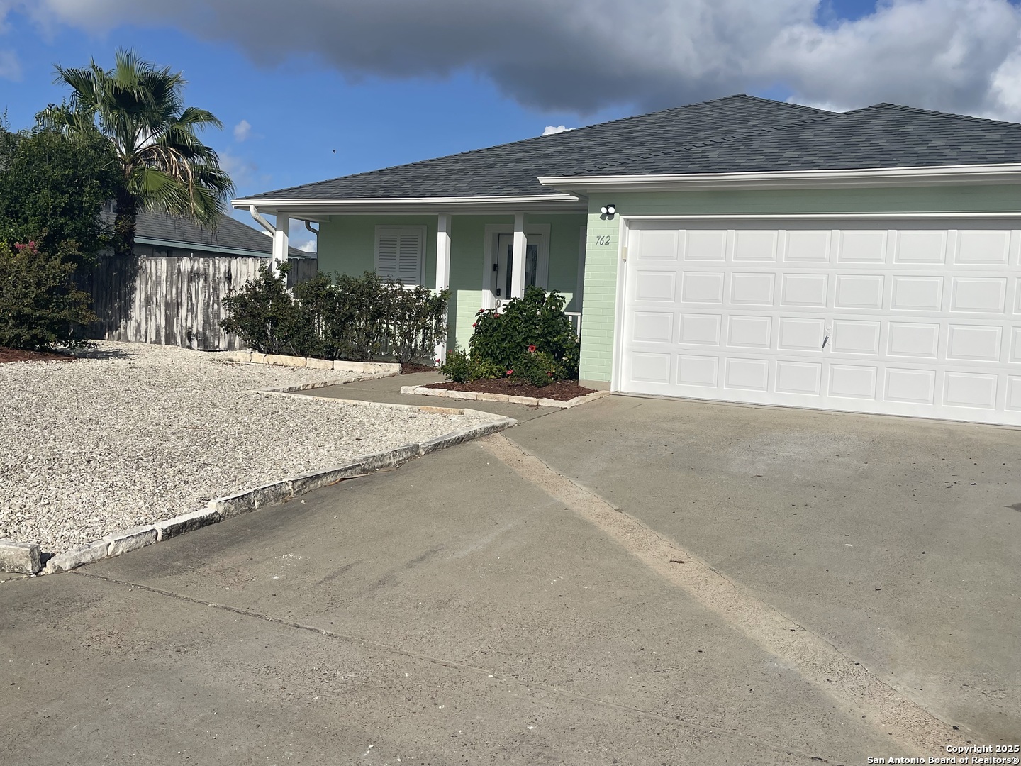 762 S Bay Aransas Pass TX 78336