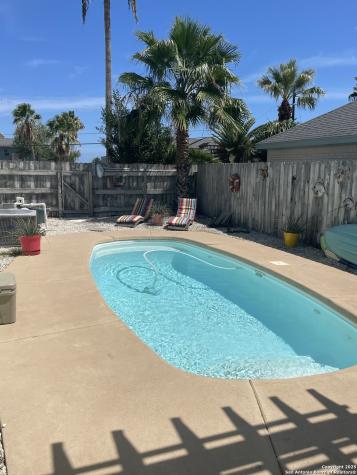 762 S Bay Aransas Pass TX 78336