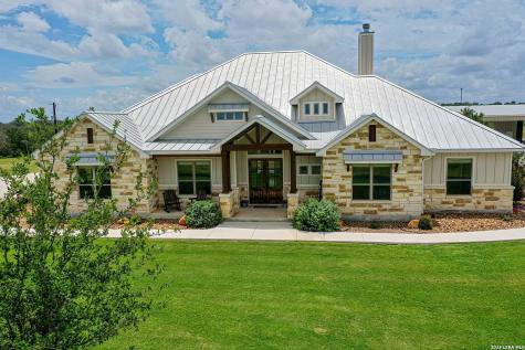 1188 County Road 328 Adkins TX 78101