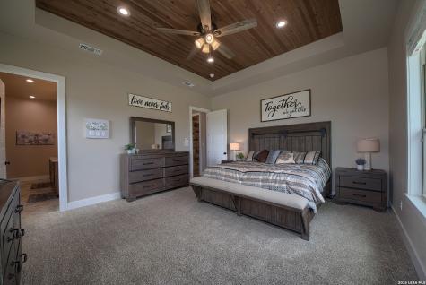 1188 County Road 328 Adkins TX 78101