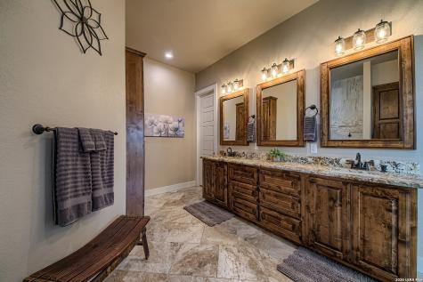 1188 County Road 328 Adkins TX 78101