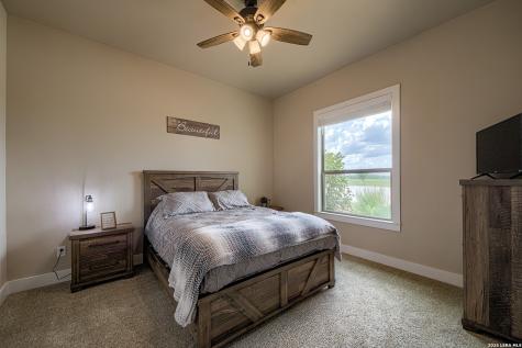 1188 County Road 328 Adkins TX 78101