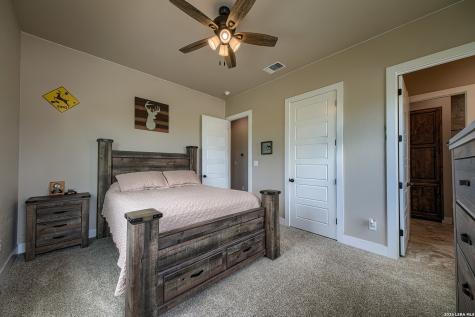 1188 County Road 328 Adkins TX 78101
