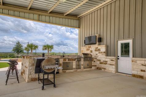 1188 County Road 328 Adkins TX 78101