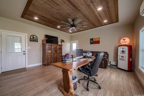 1188 County Road 328 Adkins TX 78101