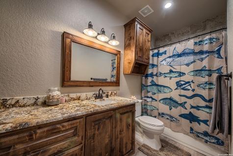 1188 County Road 328 Adkins TX 78101