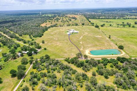 1188 County Road 328 Adkins TX 78101