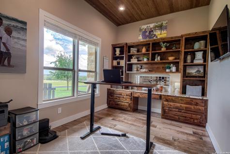 1188 County Road 328 Adkins TX 78101
