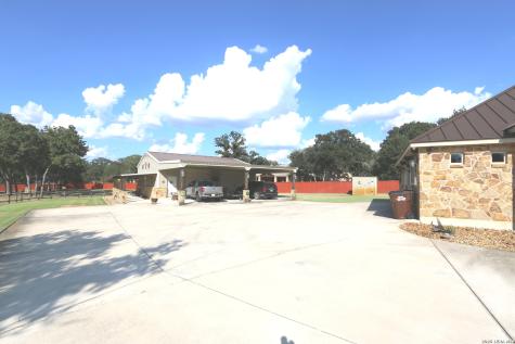 157 Bucks Lane La Vernia TX 78121