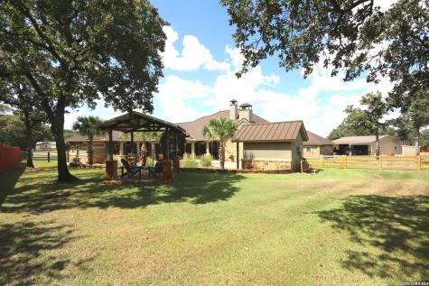 157 Bucks Lane La Vernia TX 78121