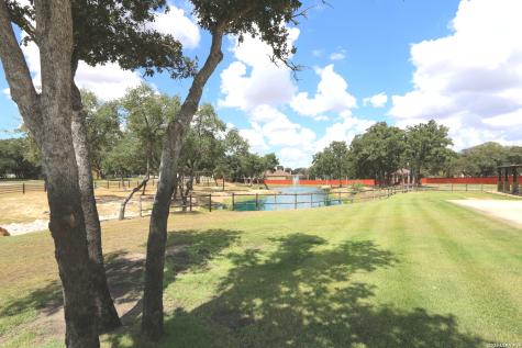 157 Bucks Lane La Vernia TX 78121