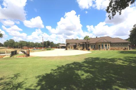 157 Bucks Lane La Vernia TX 78121