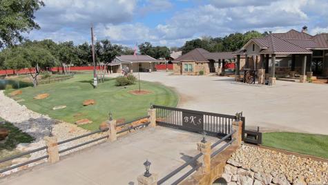 157 Bucks Lane La Vernia TX 78121