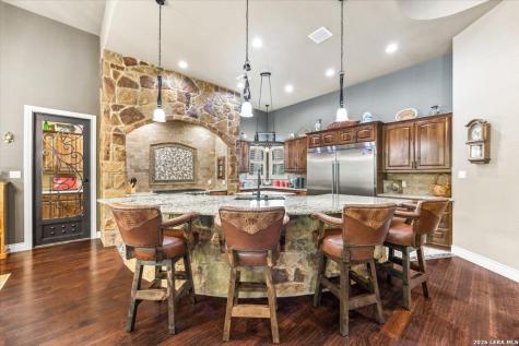 157 Bucks Lane La Vernia TX 78121
