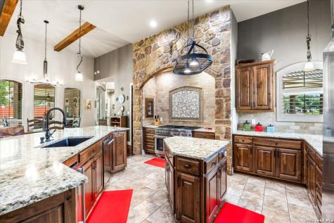 157 Bucks Lane La Vernia TX 78121