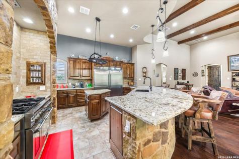157 Bucks Lane La Vernia TX 78121