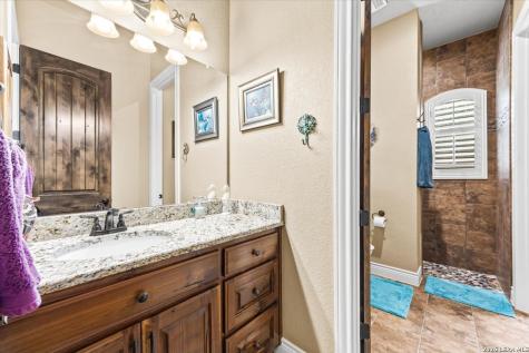 157 Bucks Lane La Vernia TX 78121
