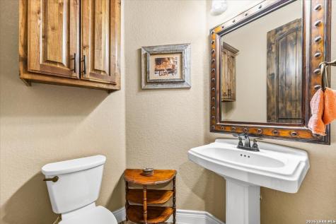 157 Bucks Lane La Vernia TX 78121