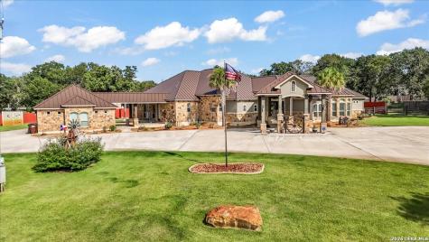 157 Bucks Lane La Vernia TX 78121