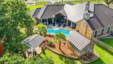 157 Bucks Lane La Vernia TX 78121
