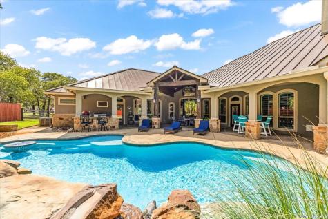 157 Bucks Lane La Vernia TX 78121