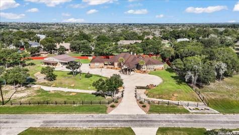 157 Bucks Lane La Vernia TX 78121