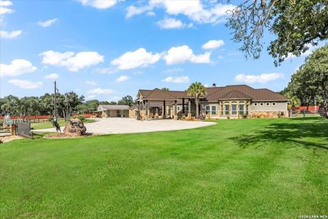 157 Bucks Lane La Vernia TX 78121