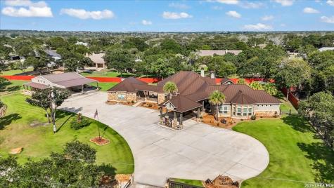 157 Bucks Lane La Vernia TX 78121