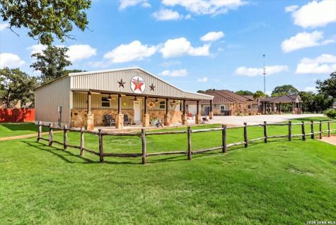 157 Bucks Lane La Vernia TX 78121