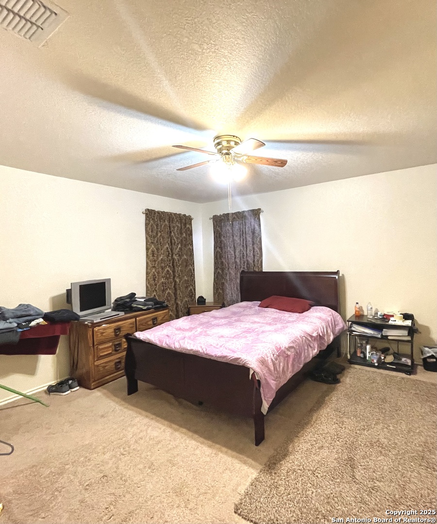 910 Absolon Farm San Antonio TX 78228