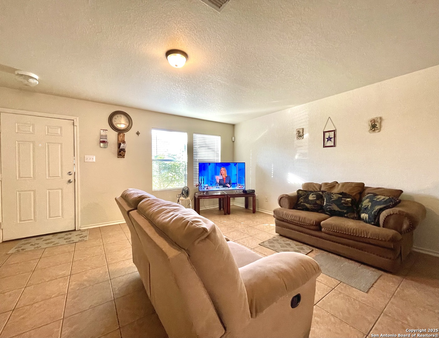 910 Absolon Farm San Antonio TX 78228