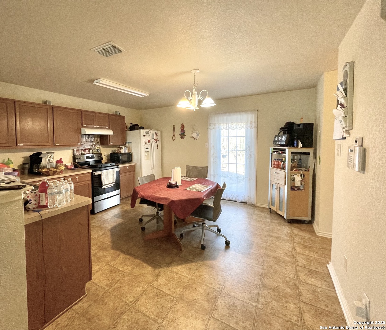 910 Absolon Farm San Antonio TX 78228
