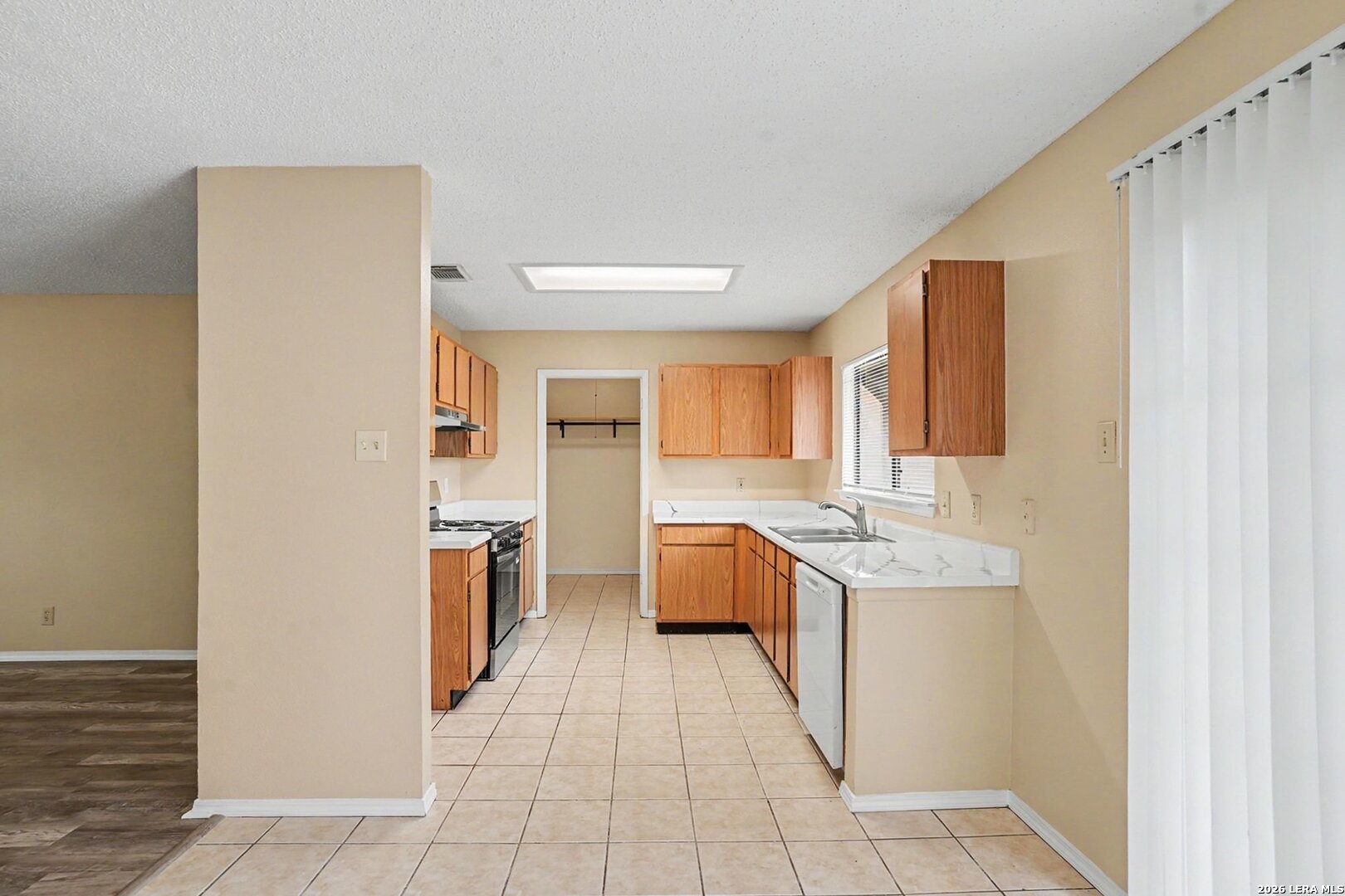 7911 Oval Meadows San Antonio TX 78244
