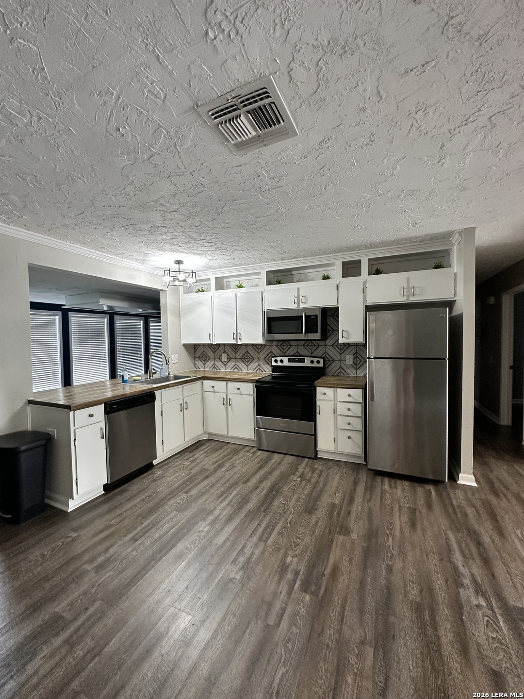 9423 Gold Hill San Antonio TX 78245