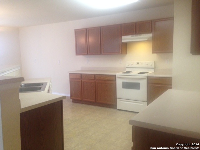 2 Bedford Bay San Antonio TX 78239