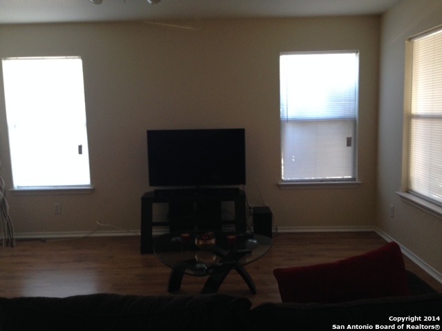 2 Bedford Bay San Antonio TX 78239