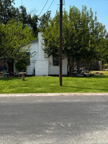 2006 Avenue F Hondo TX 78861