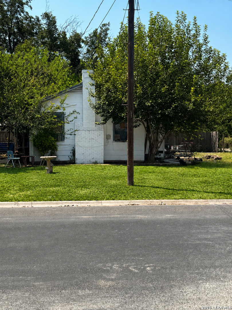 2006 Avenue F Hondo TX 78861