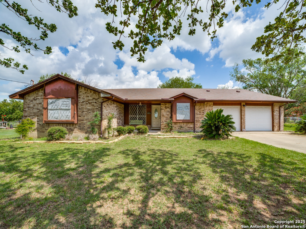 341 Oriente Pleasanton TX 78064
