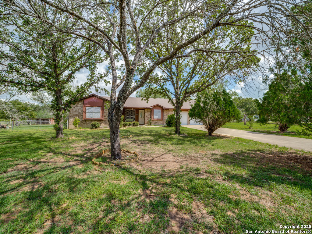 341 Oriente Pleasanton TX 78064