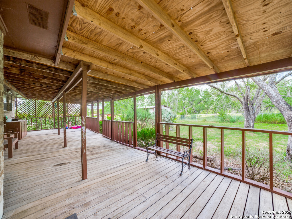 341 Oriente Pleasanton TX 78064