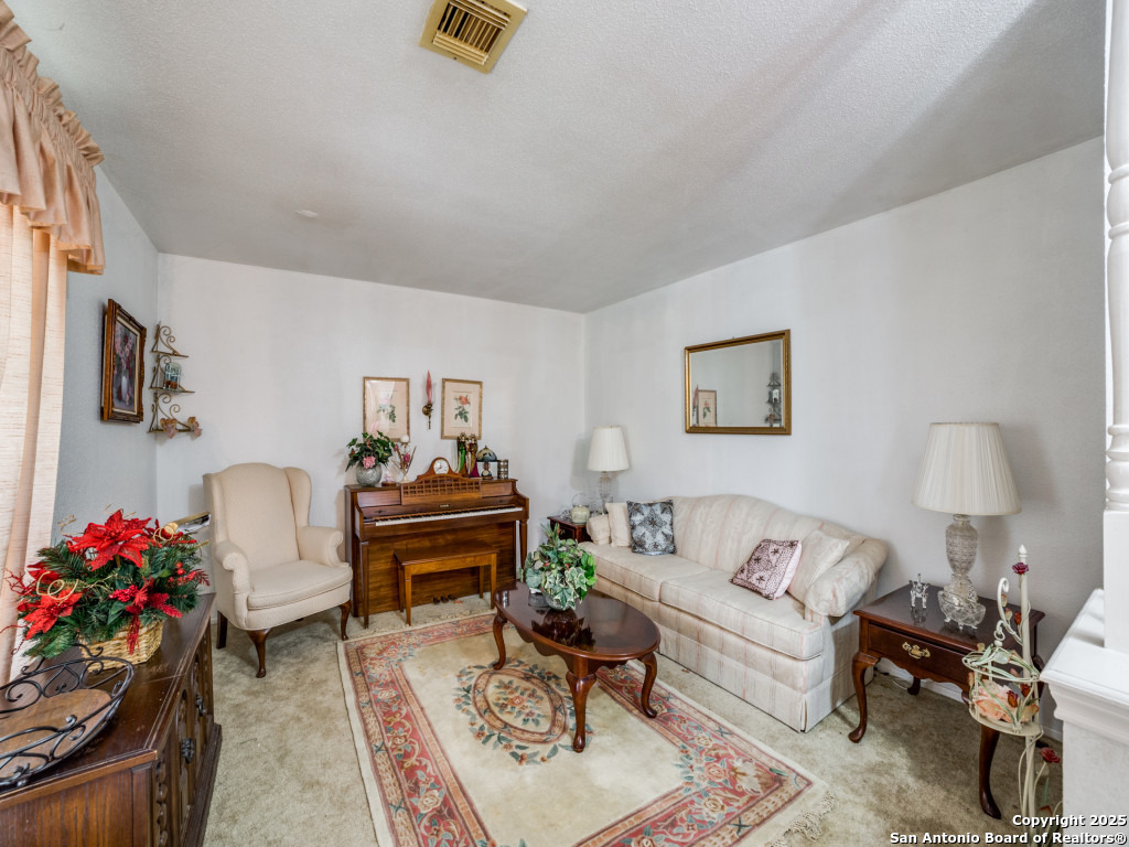 341 Oriente Pleasanton TX 78064